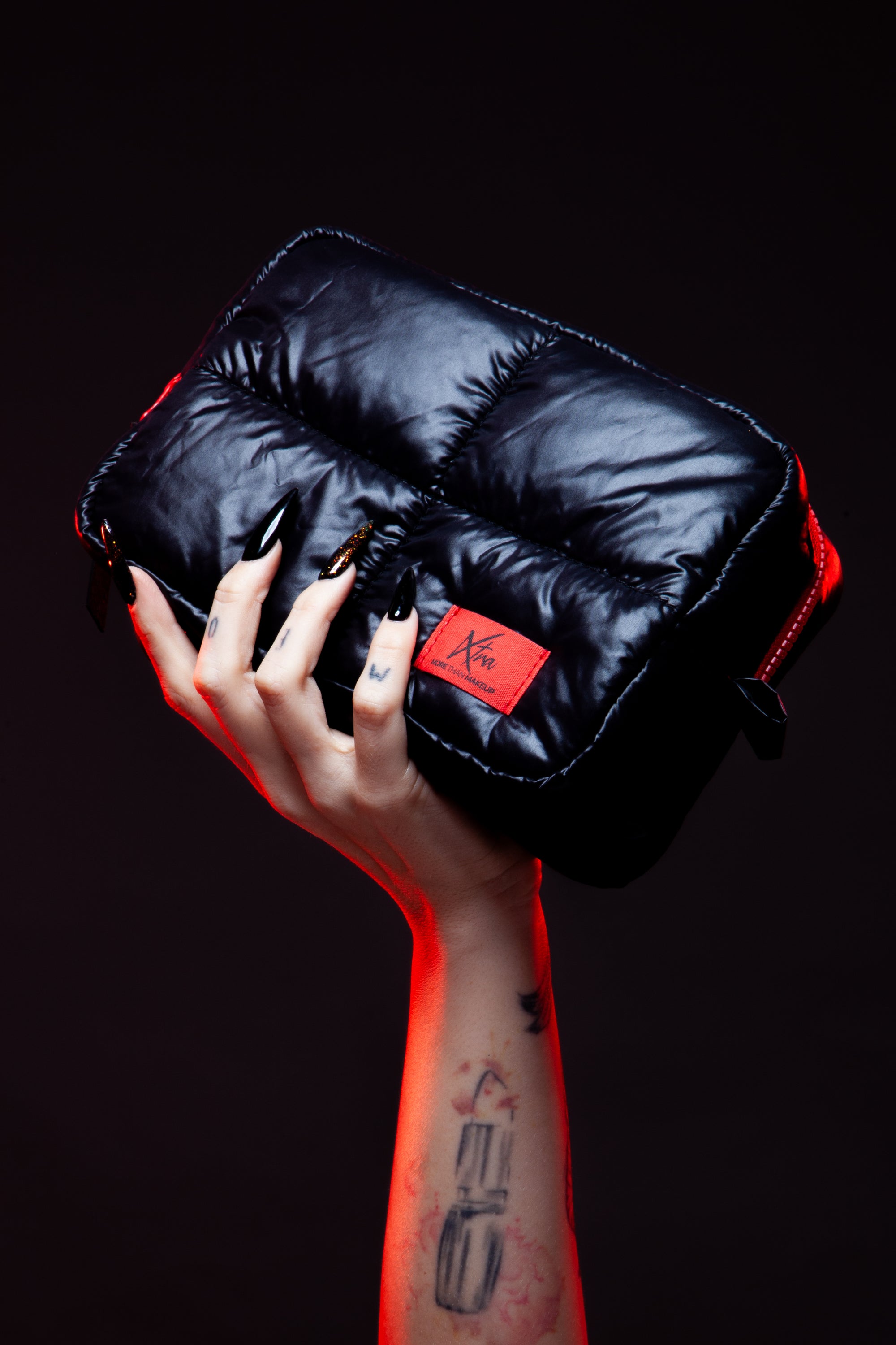 Neceser XTRA · Impermeable, acolchado y con bolsillo interior – Ideal para maquillaje y brochas ICONICS