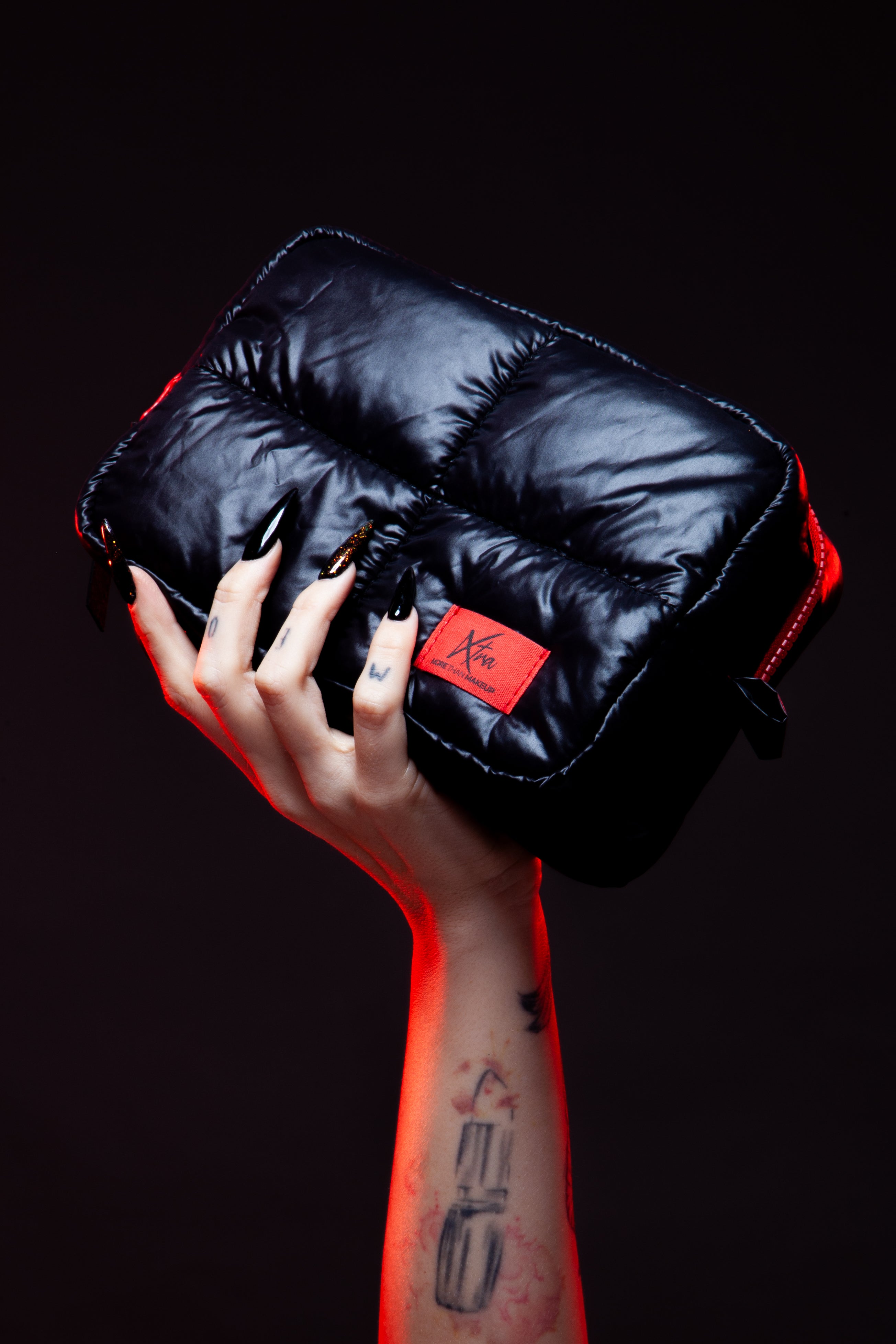 Neceser XTRA · Impermeable, acolchado y con bolsillo interior – Ideal para maquillaje y brochas ICONICS